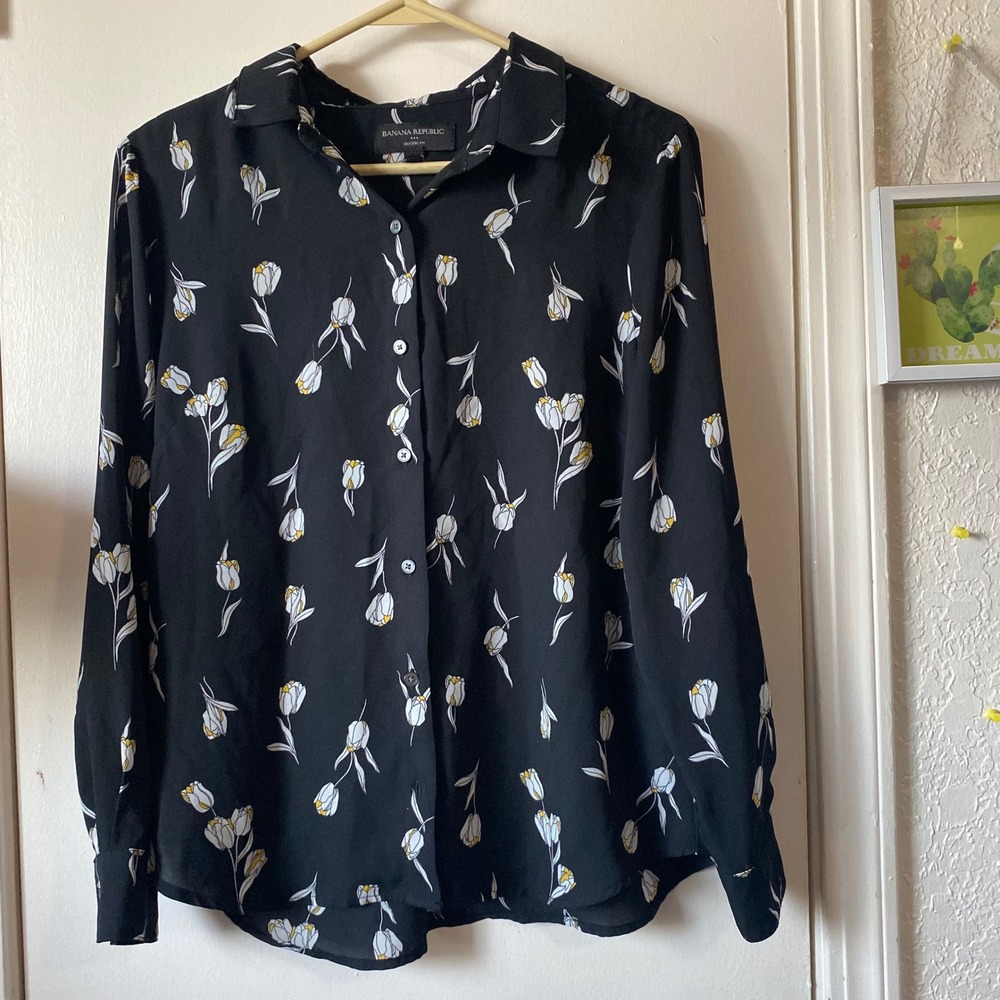 Banana Republic Classic‎ Fit Black Floral Print Button Down Blouse MP